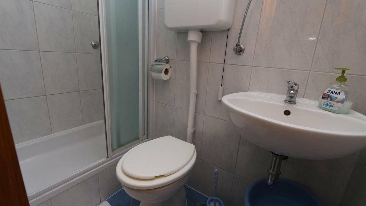 Dinka Guesthouse Makarska Eksteriør bilde